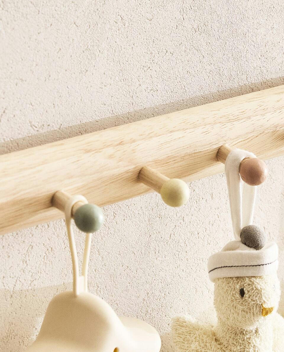 MULTICOLOURED WALL HANGER