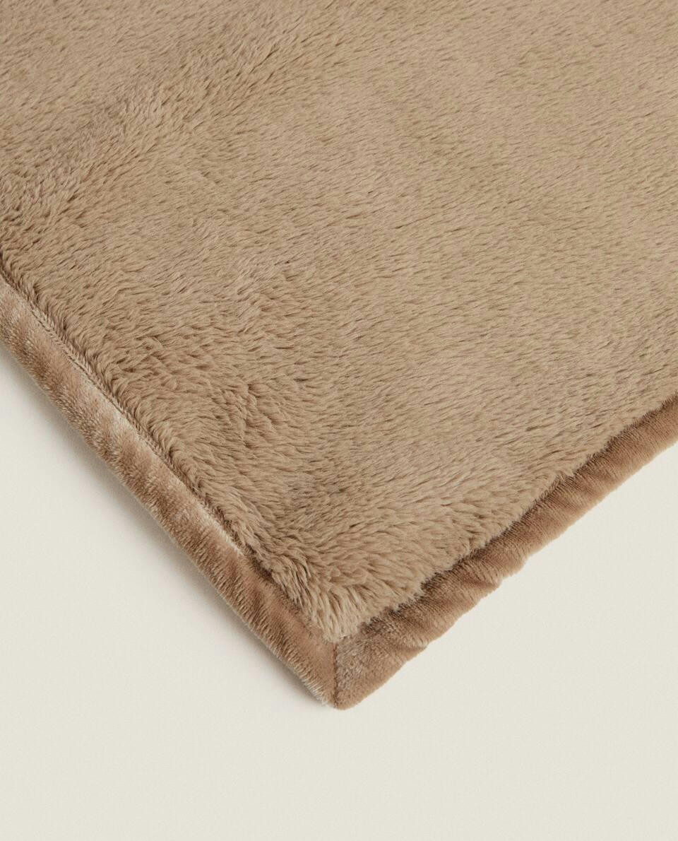 490 GSM SHORT FAUX FUR FLEECE BLANKET
