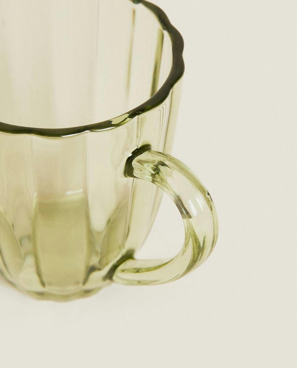 MUG WITH RAISED DESIGN