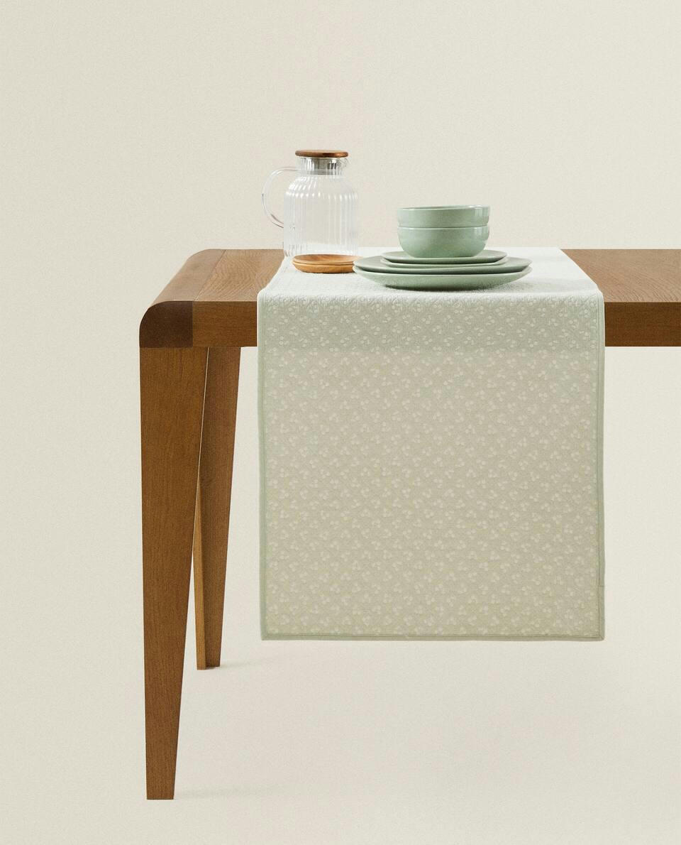 COTTON TABLE RUNNER WITH CHERRY DETAIL