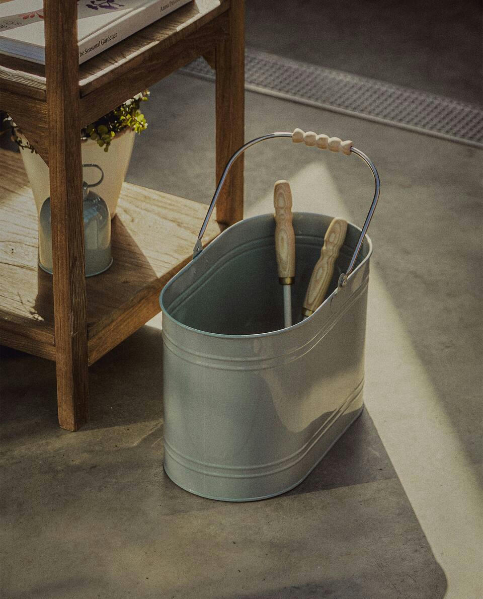 LACQUERED STEEL BUCKET