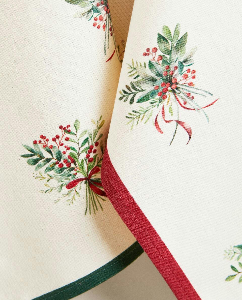 PACK OF CHRISTMAS SPRAY TEA TOWELS (PACK OF 2)