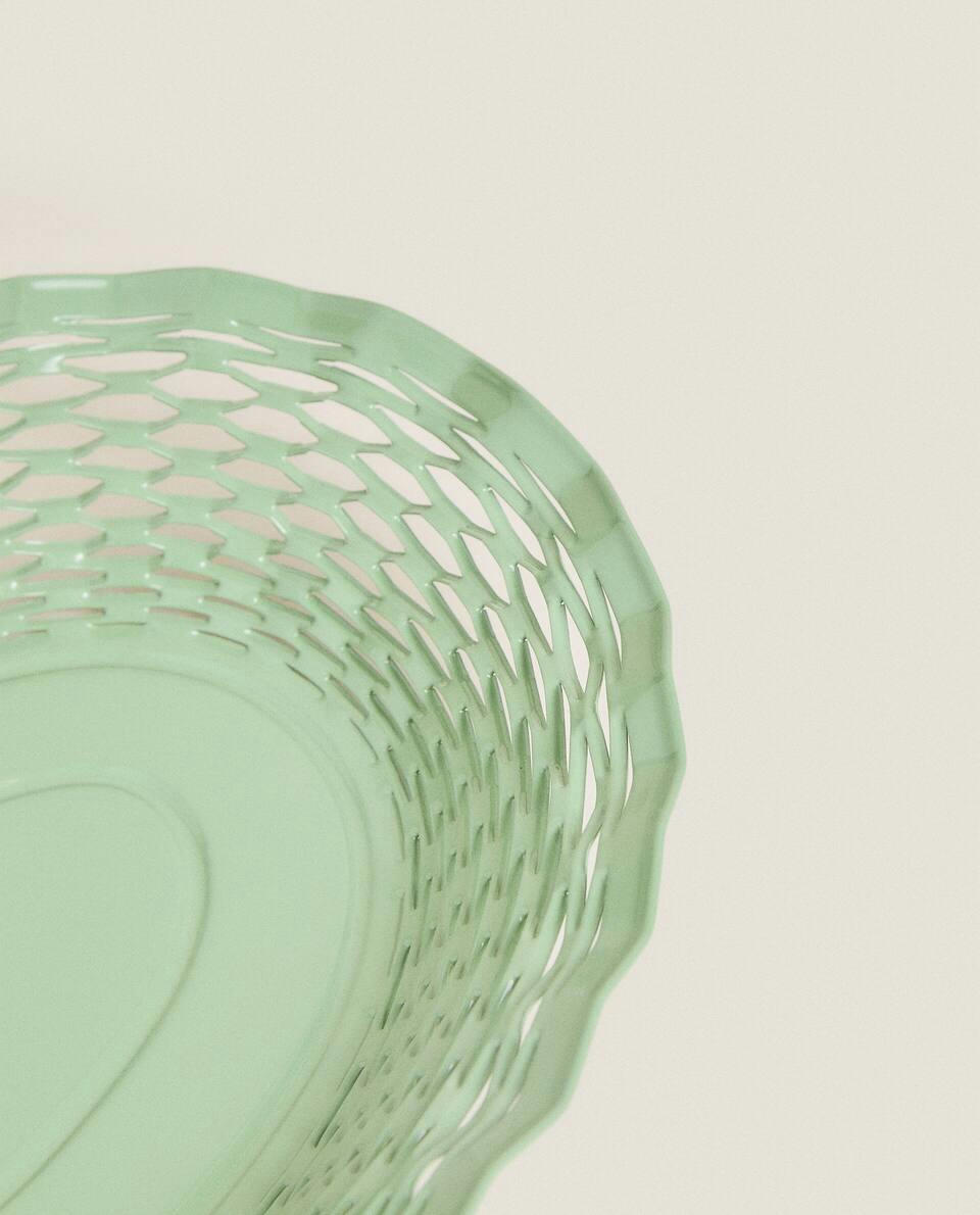 METAL BOWL WITH PERFORATED EDGE