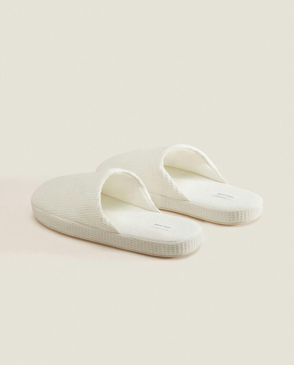 MINI WAFFLE-KNIT PLATFORM SLIPPERS