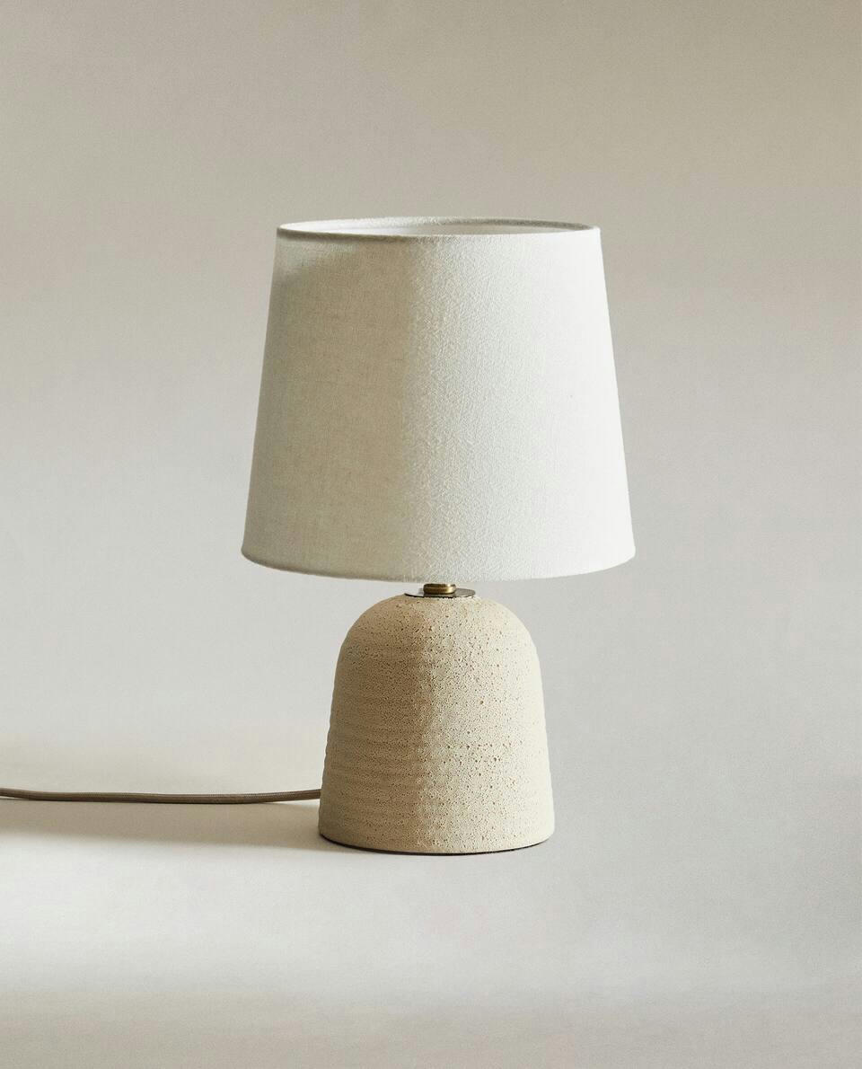 LAMP WITH SCORED STONEWARE BASE