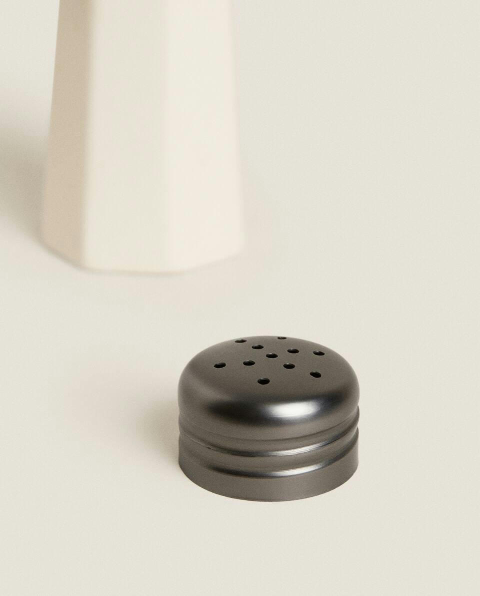 LACQUERED SALT SHAKER