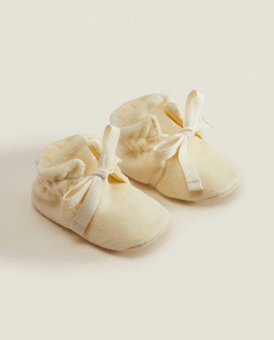 VELVET BOOTIES WITH BOW