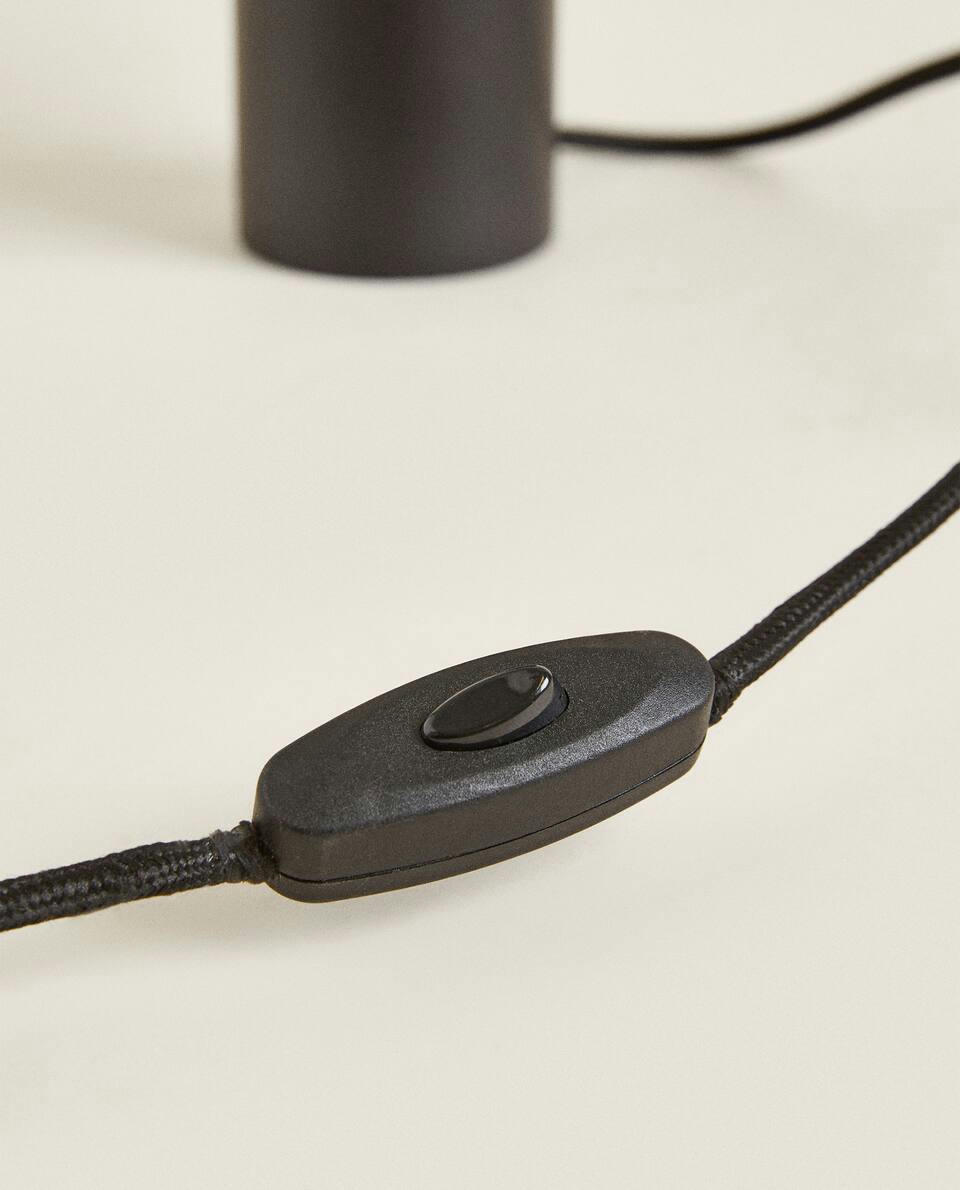 CYLINDRICAL BASE LAMP