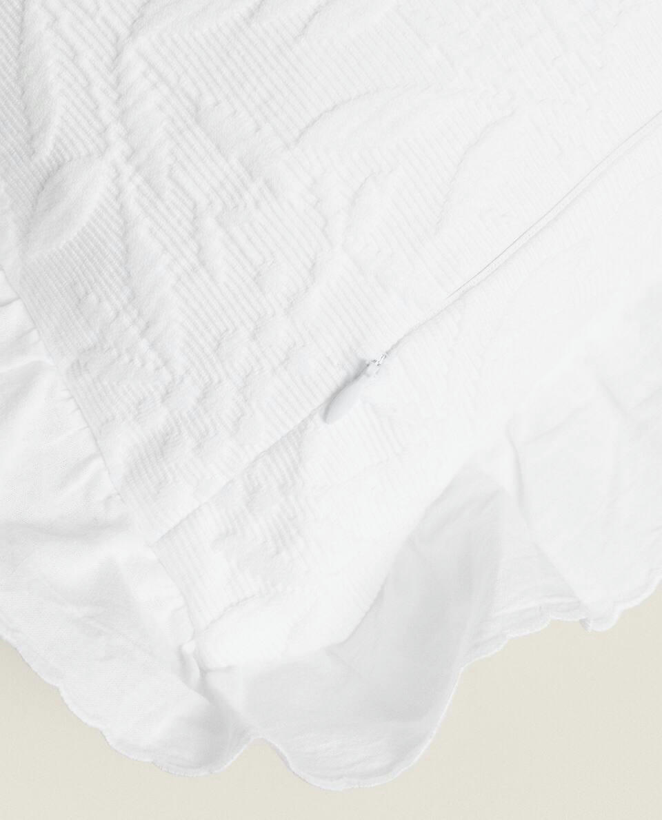 RUFFLE CUSHION COVER