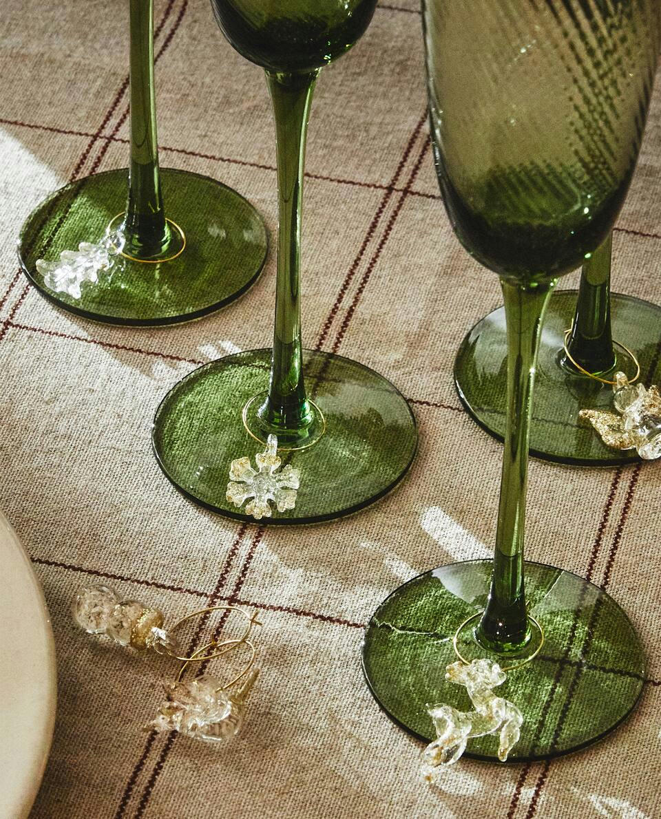 PACK OF DECORATIVE CHRISTMAS WINE MARKERS (PACK OF 6)