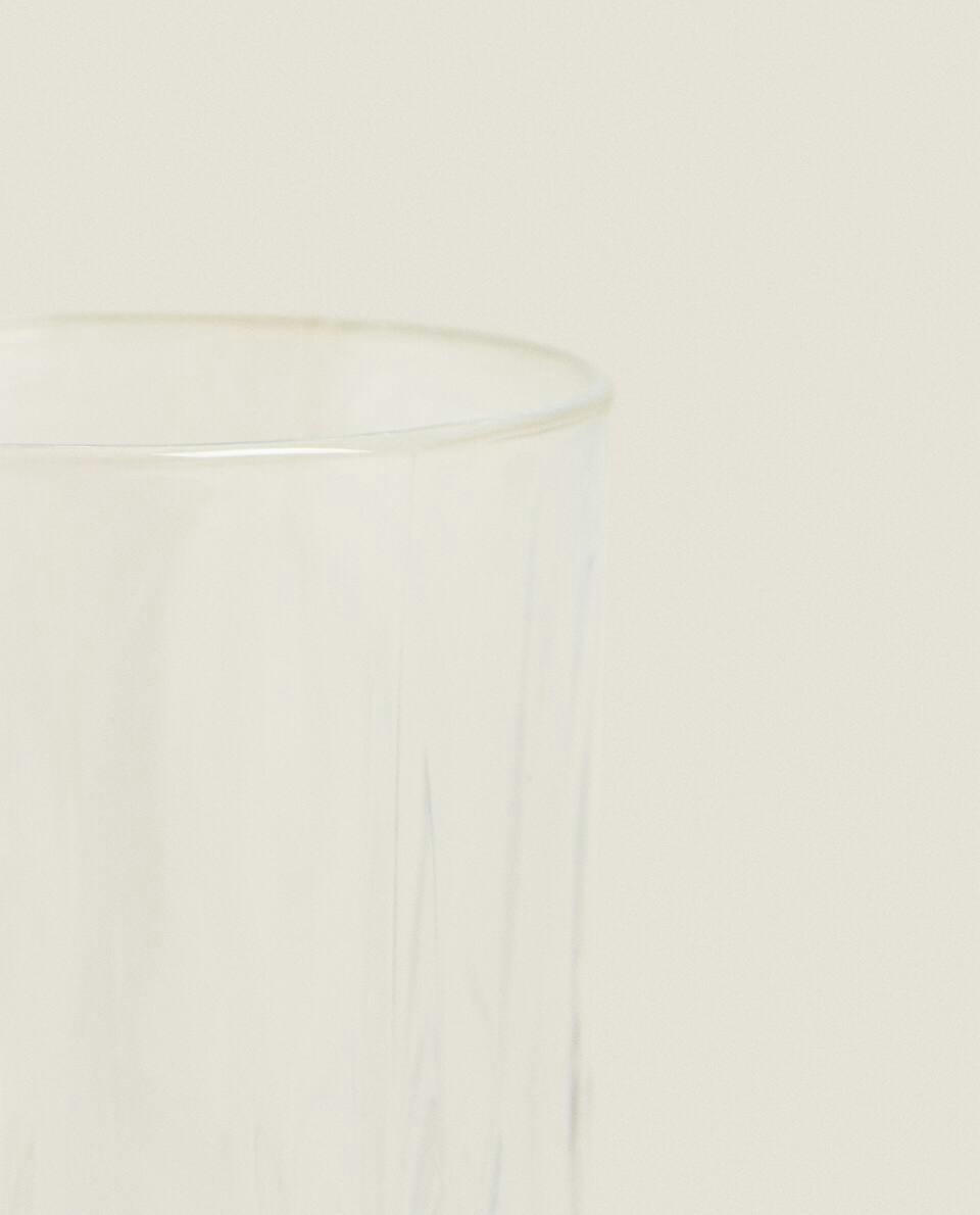 TALL GLASS WITH RAISED DESIGN