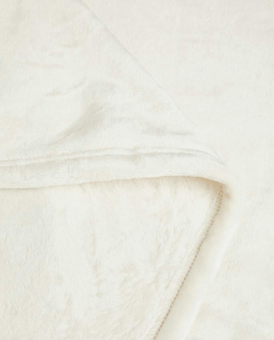 FLEECE BLANKET WITH FRINGING