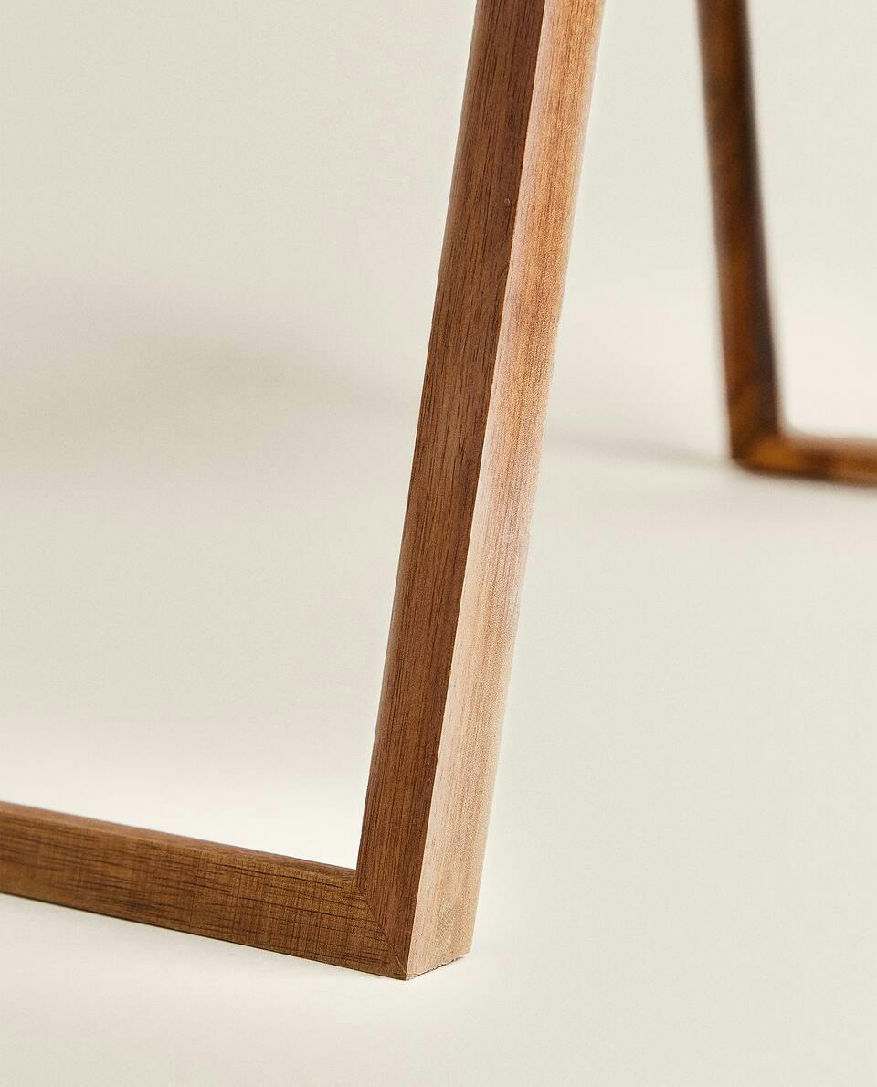 FOLDABLE TRAY WITH HANDLES