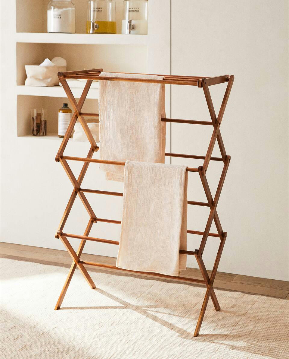 VERTICAL FOLDING WOODEN CLOTHES HORSE
