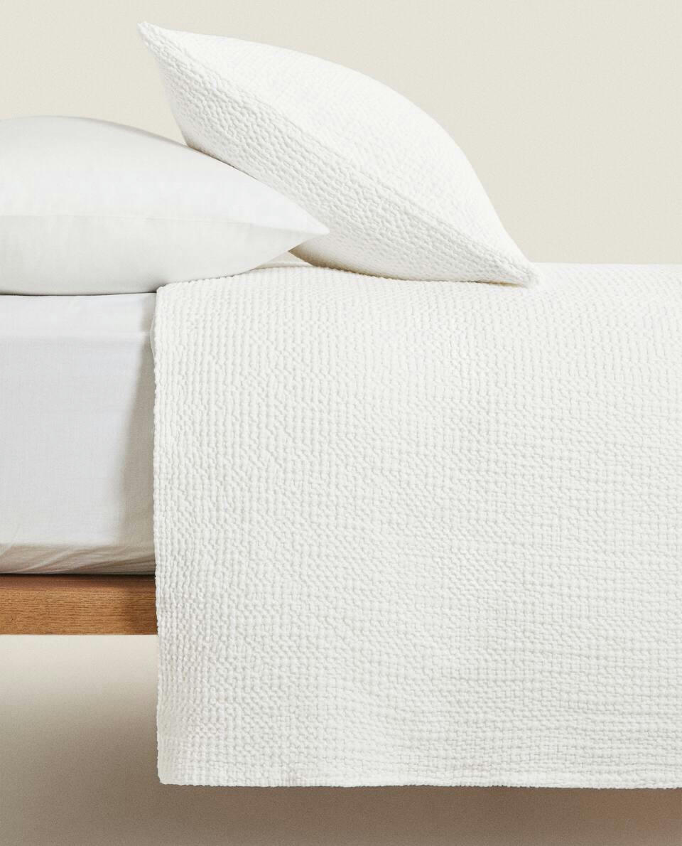 WAFFLE KNIT BEDSPREAD