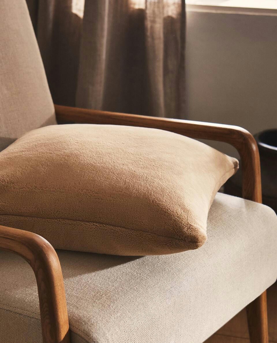 FLEECE CUSHION COVER