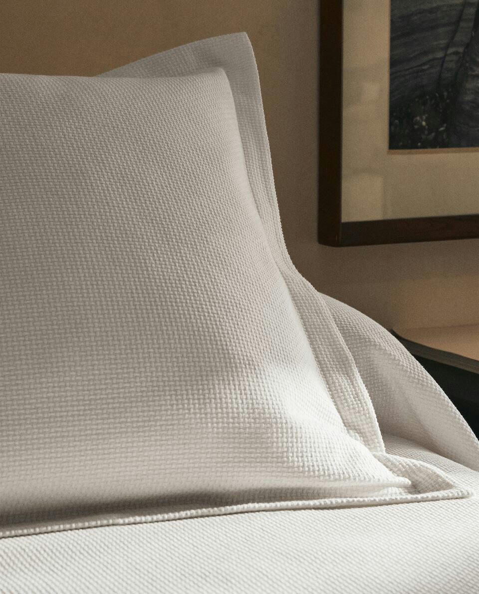 TEXTURED CUSHION COVER