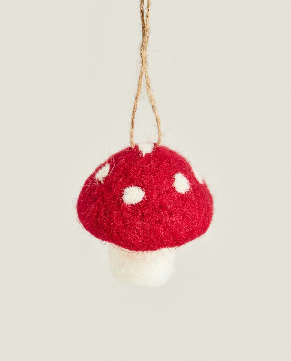 FELT MUSHROOM CHRISTMAS DECORATION