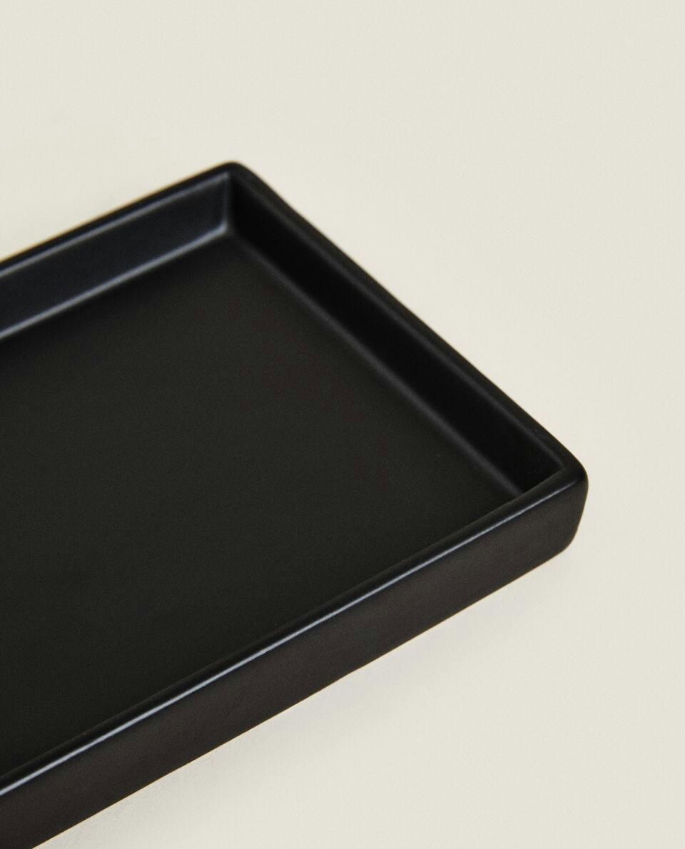 EARTHENWARE TRAYS