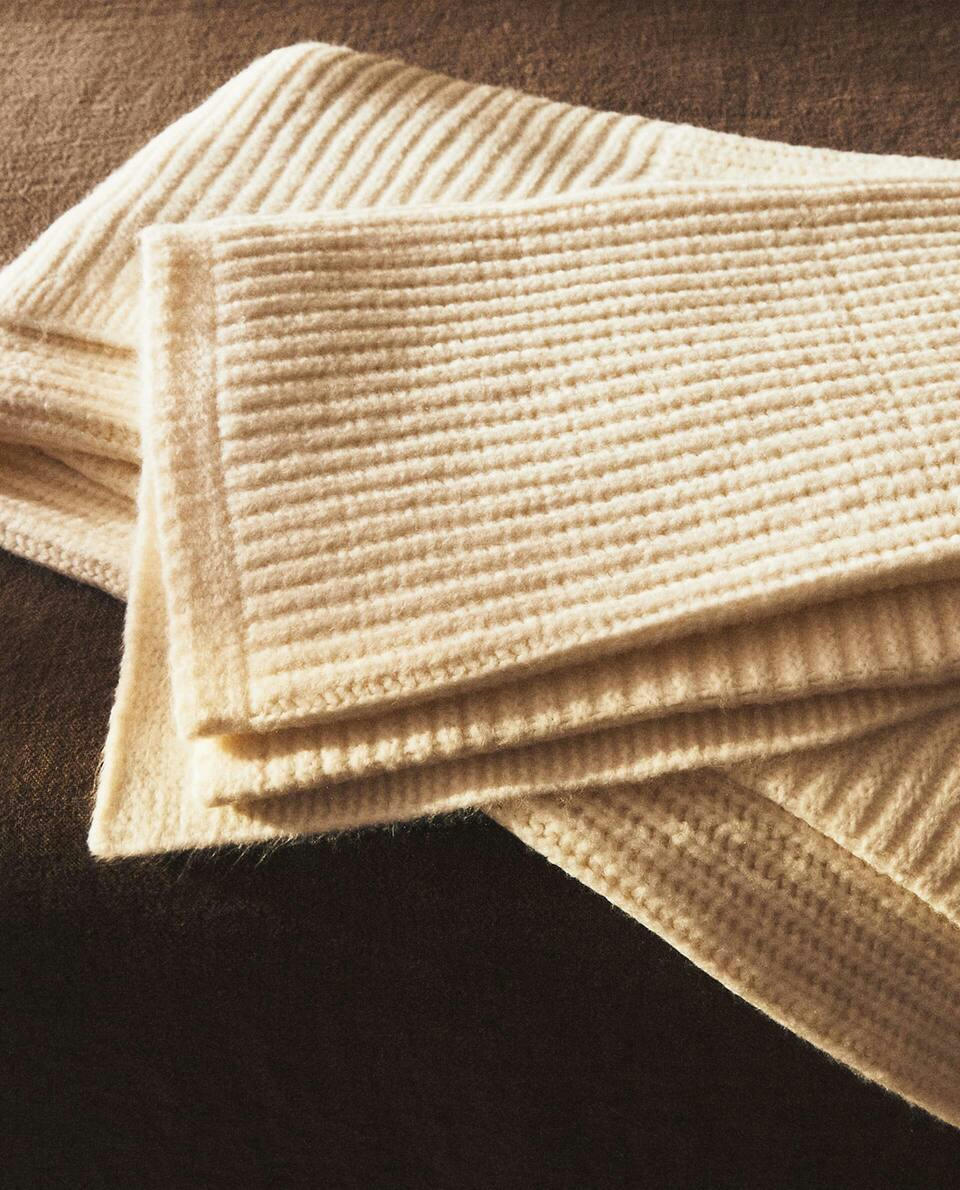 PATCHWORK KNIT BLANKET