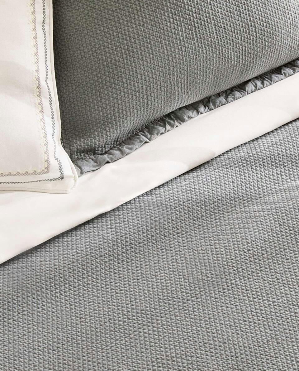 COTTON BEDSPREAD WITH PIPING