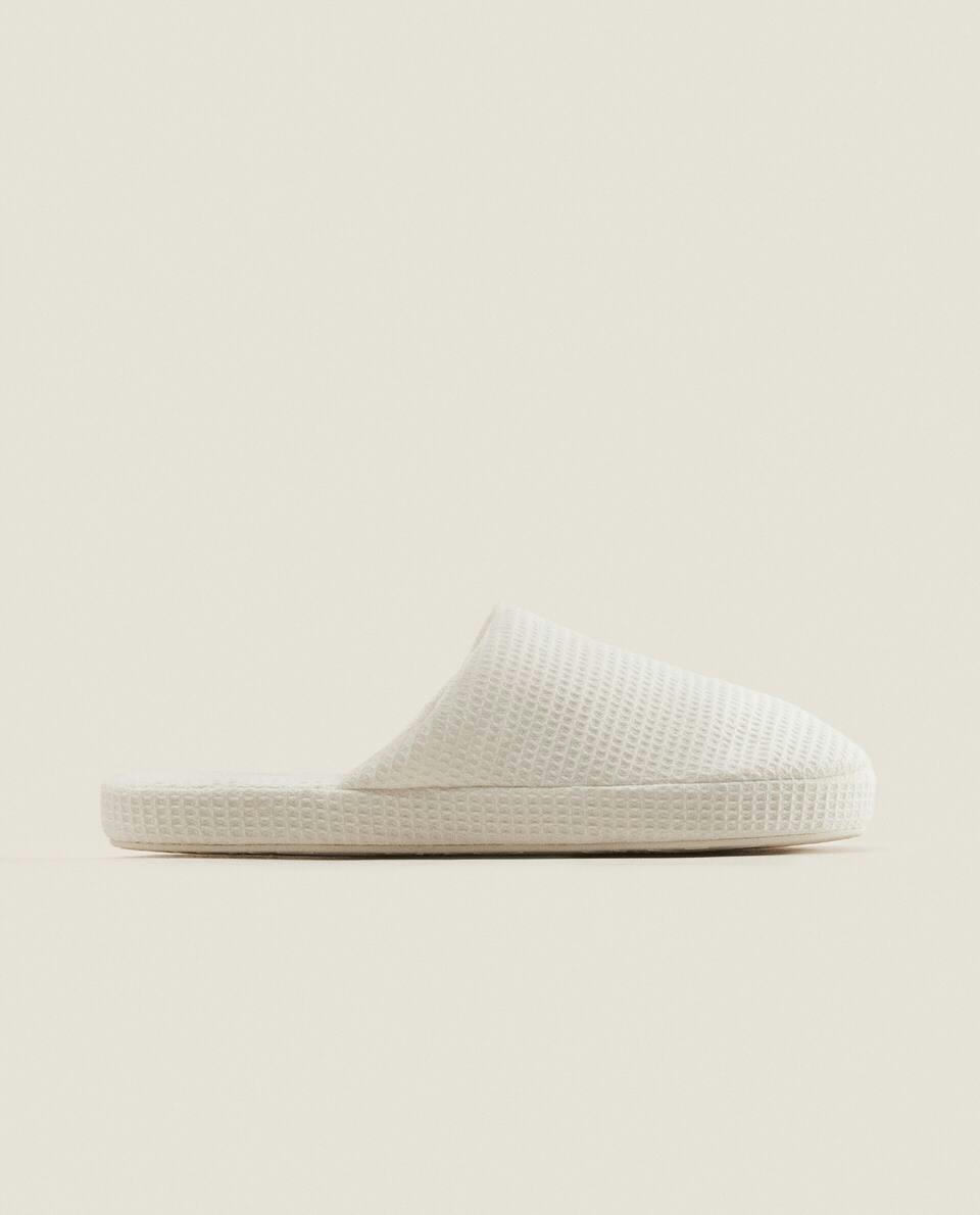 MINI WAFFLE-KNIT PLATFORM SLIPPERS