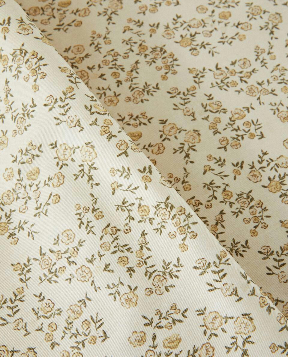 FLORAL RESIN TABLECLOTH