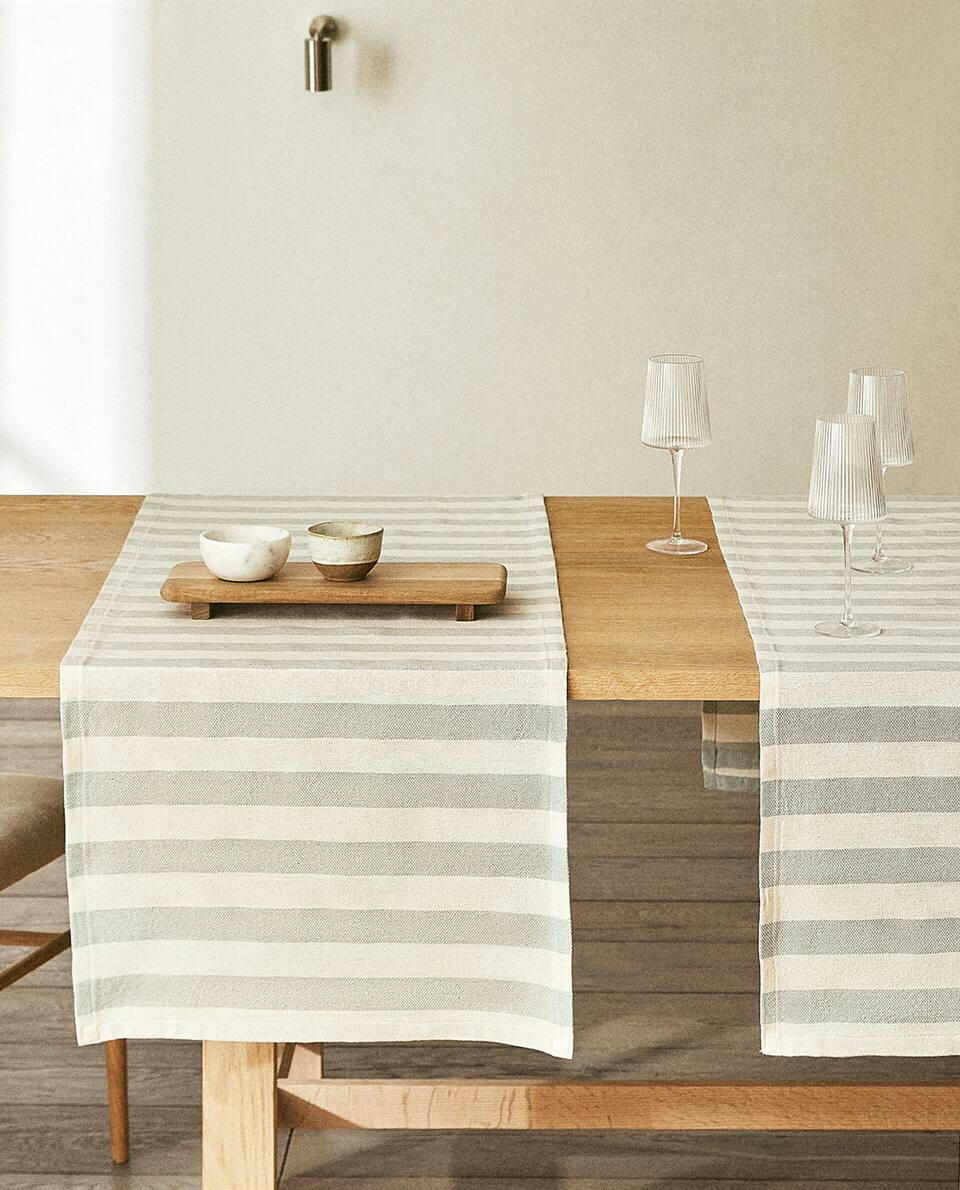 STRIPED COTTON TABLE RUNNER