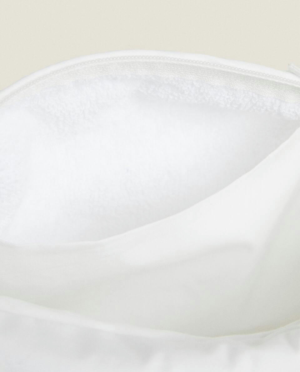 EMBROIDERED DUCK TOILETRY BAG