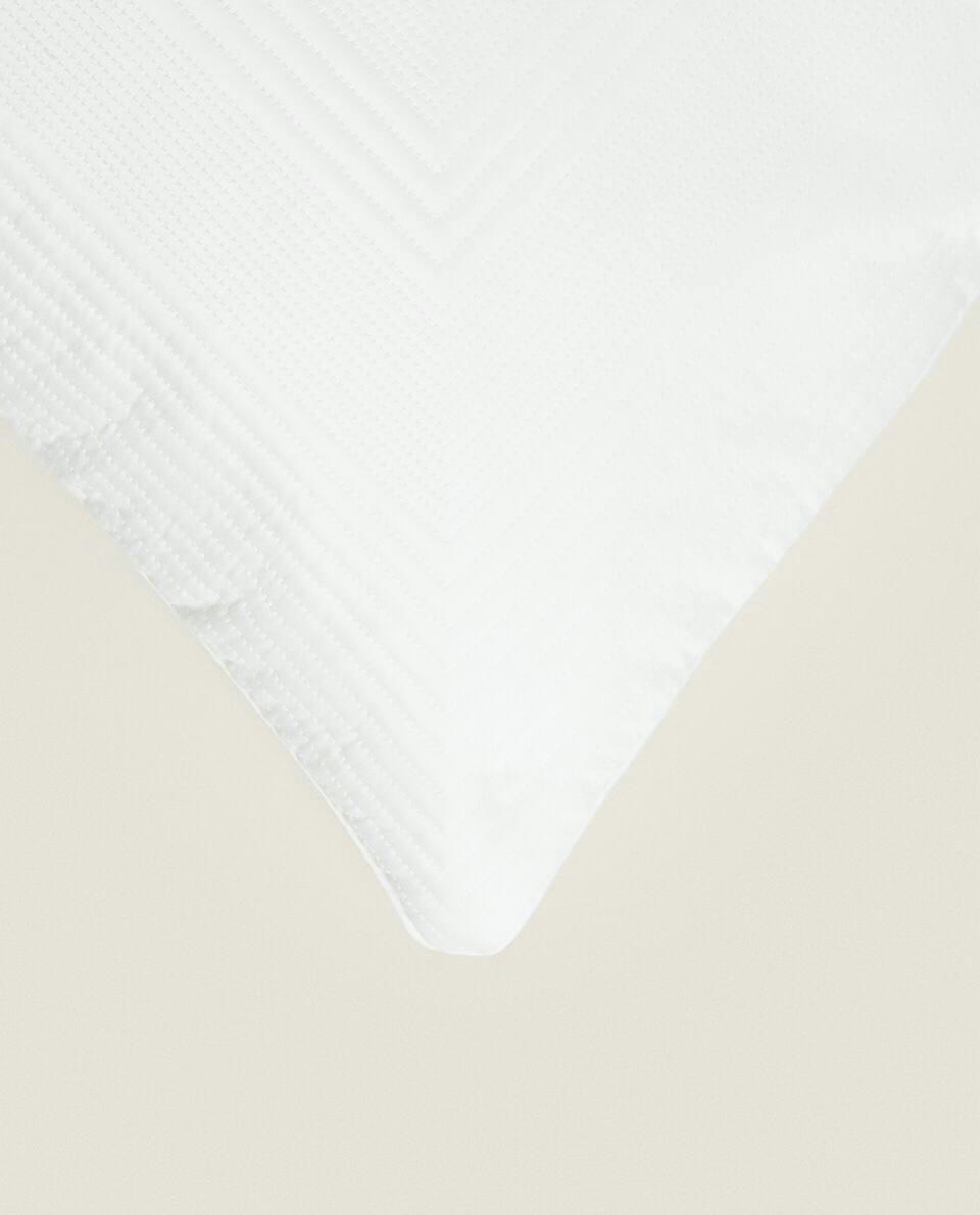 RAISED DESIGN CUSHION COVER