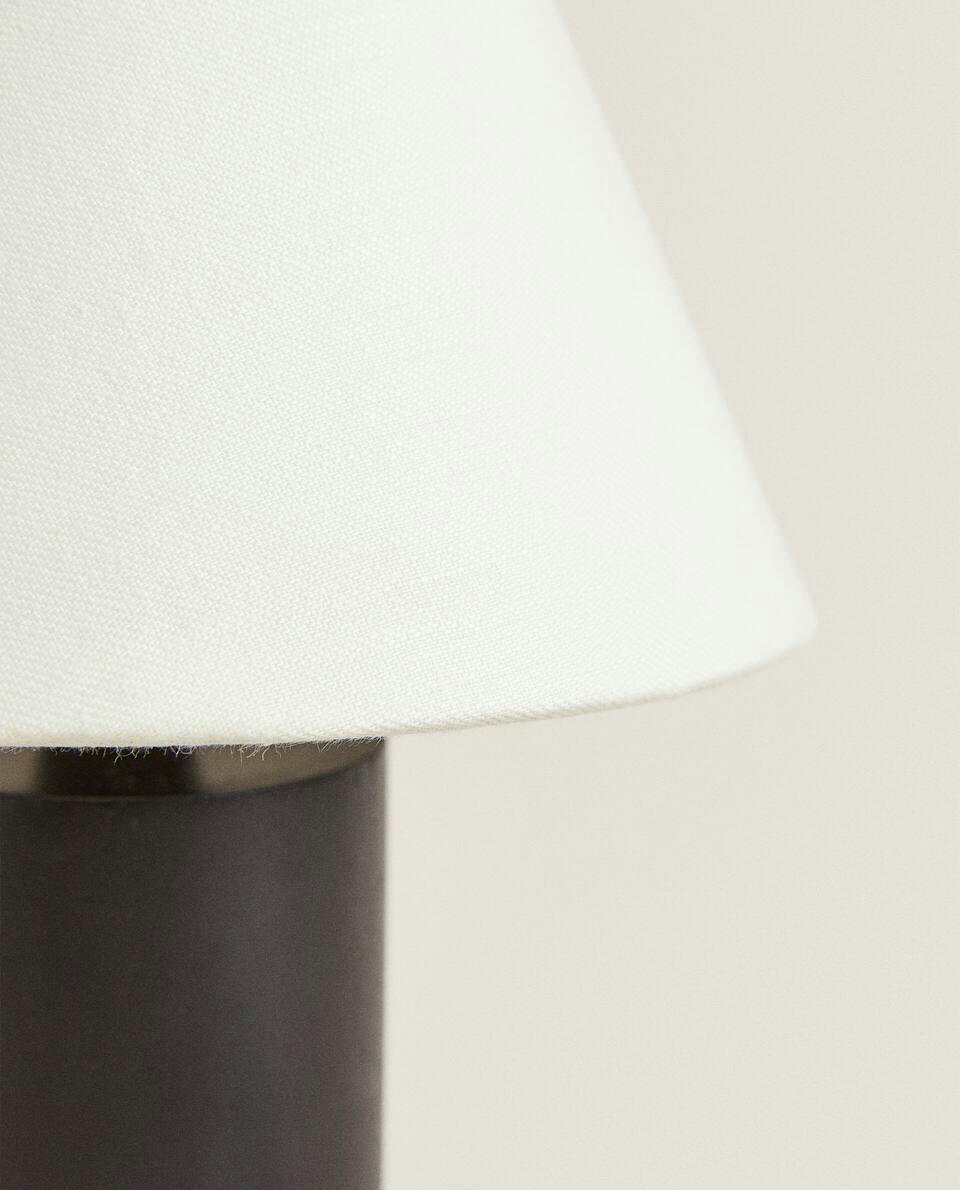 CYLINDRICAL BASE LAMP