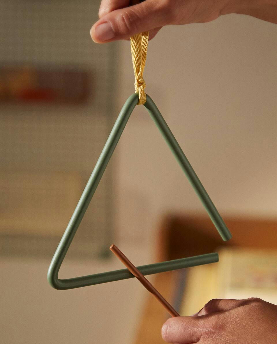MUSICAL TRIANGLE TOY