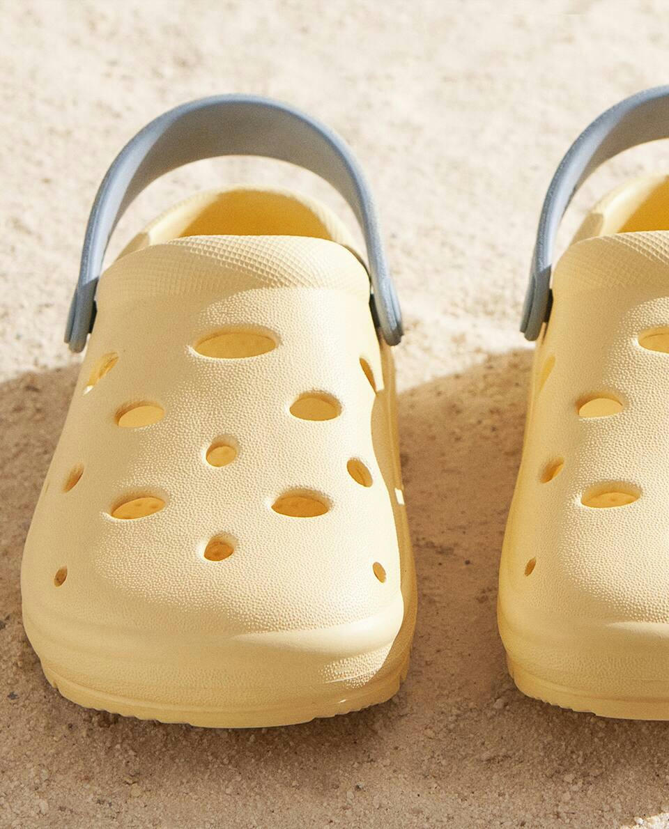 RUBBERIZED POOL CLOGS