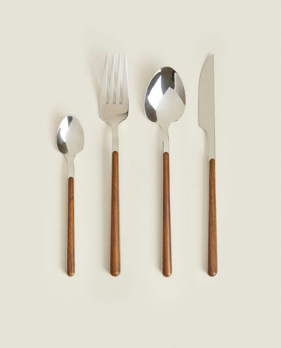 BOX 4 SPOONS WITH ROUND HANDLE DETAIL