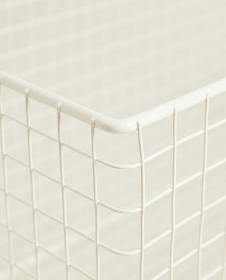 METAL CHEST WITH LID