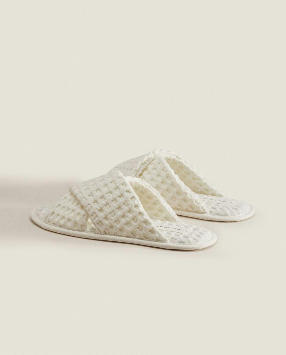 WAFFLE-KNIT CROSSOVER SLIPPERS