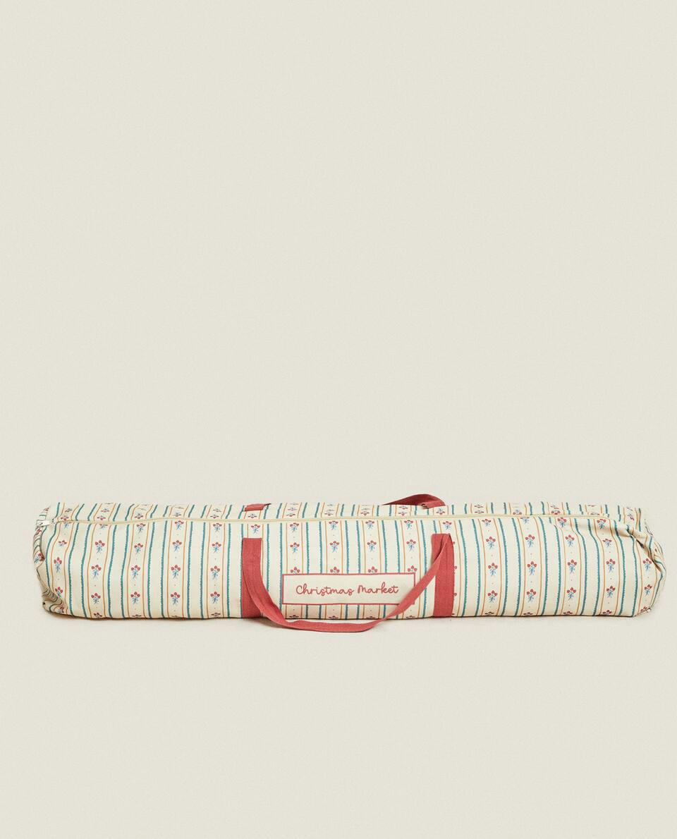 CHILDREN’S CHRISTMAS STAND PLAY FRAME