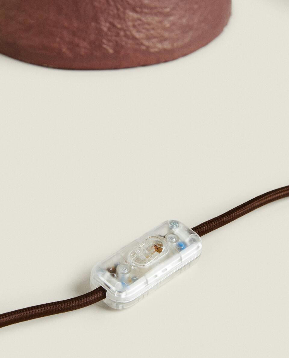 PAPIER-M?CHé TABLE LAMP