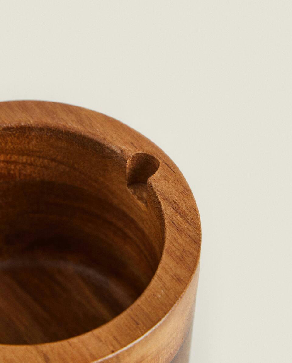 SALT SHAKER WITH SPOON AND LID