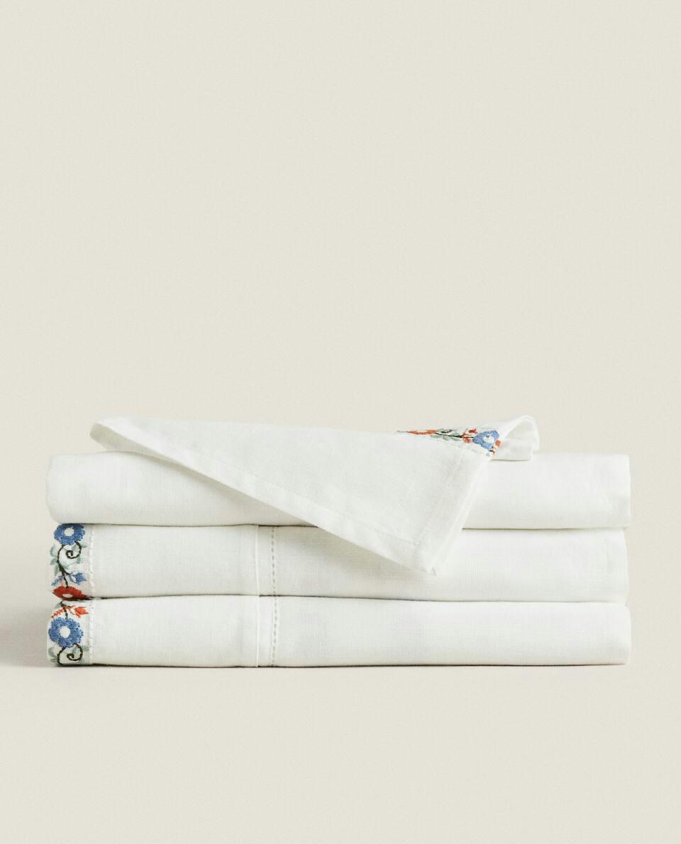 EMBROIDERED COTTON TABLECLOTH