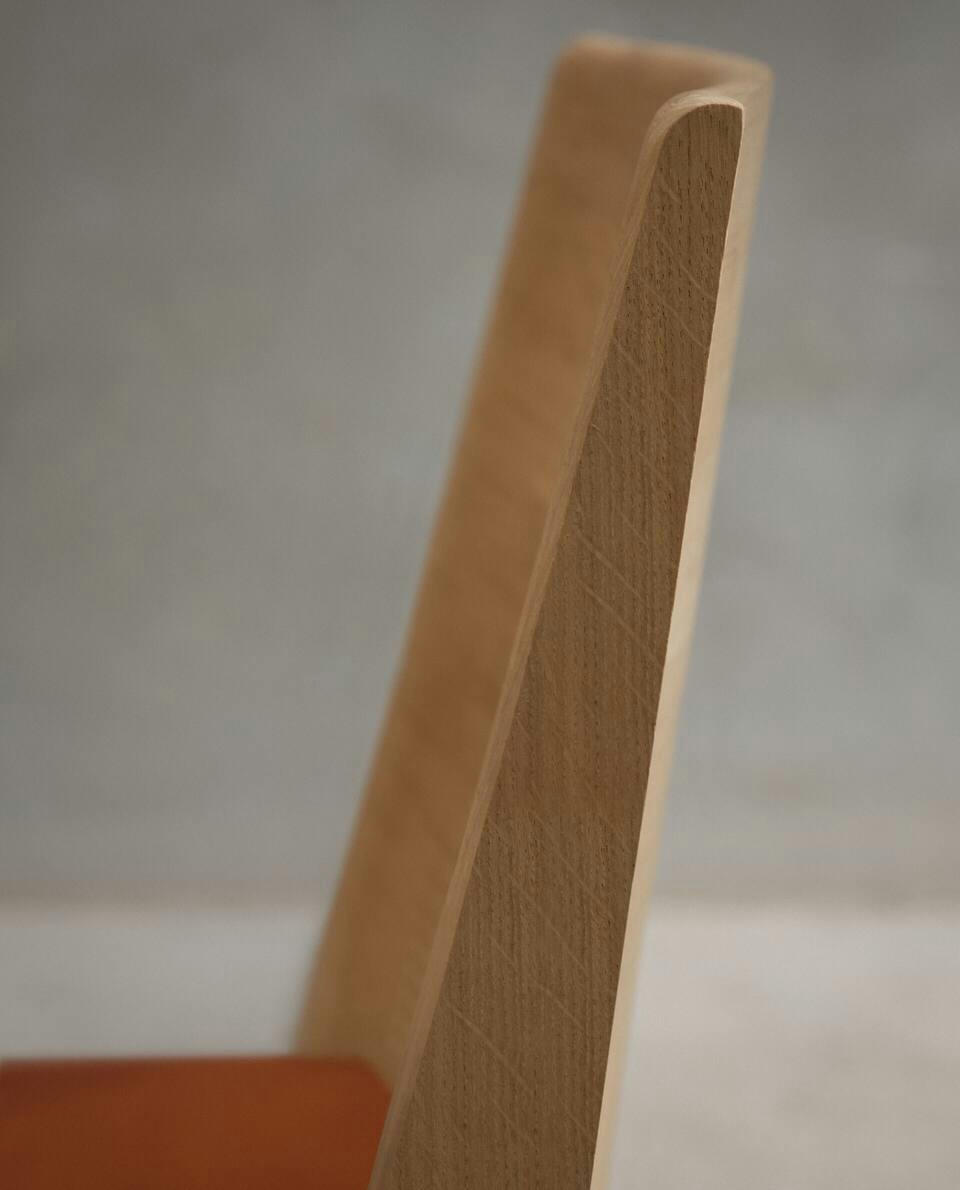 CHAIR 02