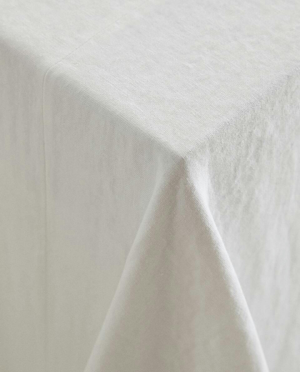 TABLECLOTH 01