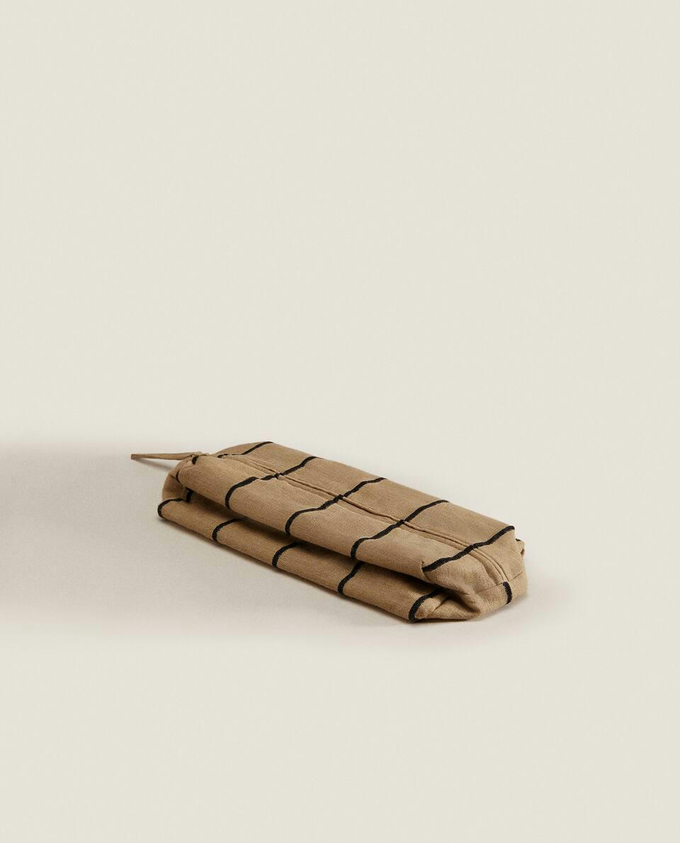 STRIPED FABRIC TOILETRY BAG