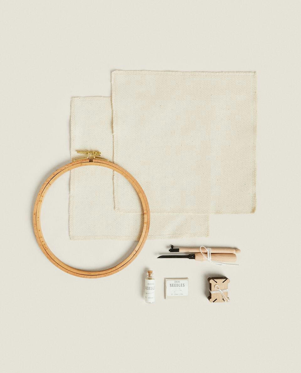 EMBROIDERY KIT