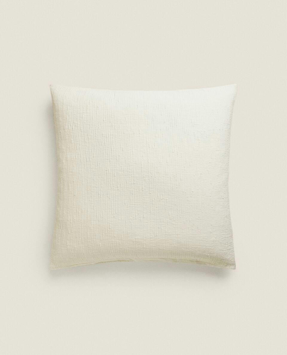 PILLOWCASE WITH RAISED QUILT BEDSPREAD EFFECT