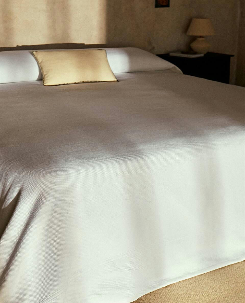 COTTON BEDSPREAD WITH BORDER