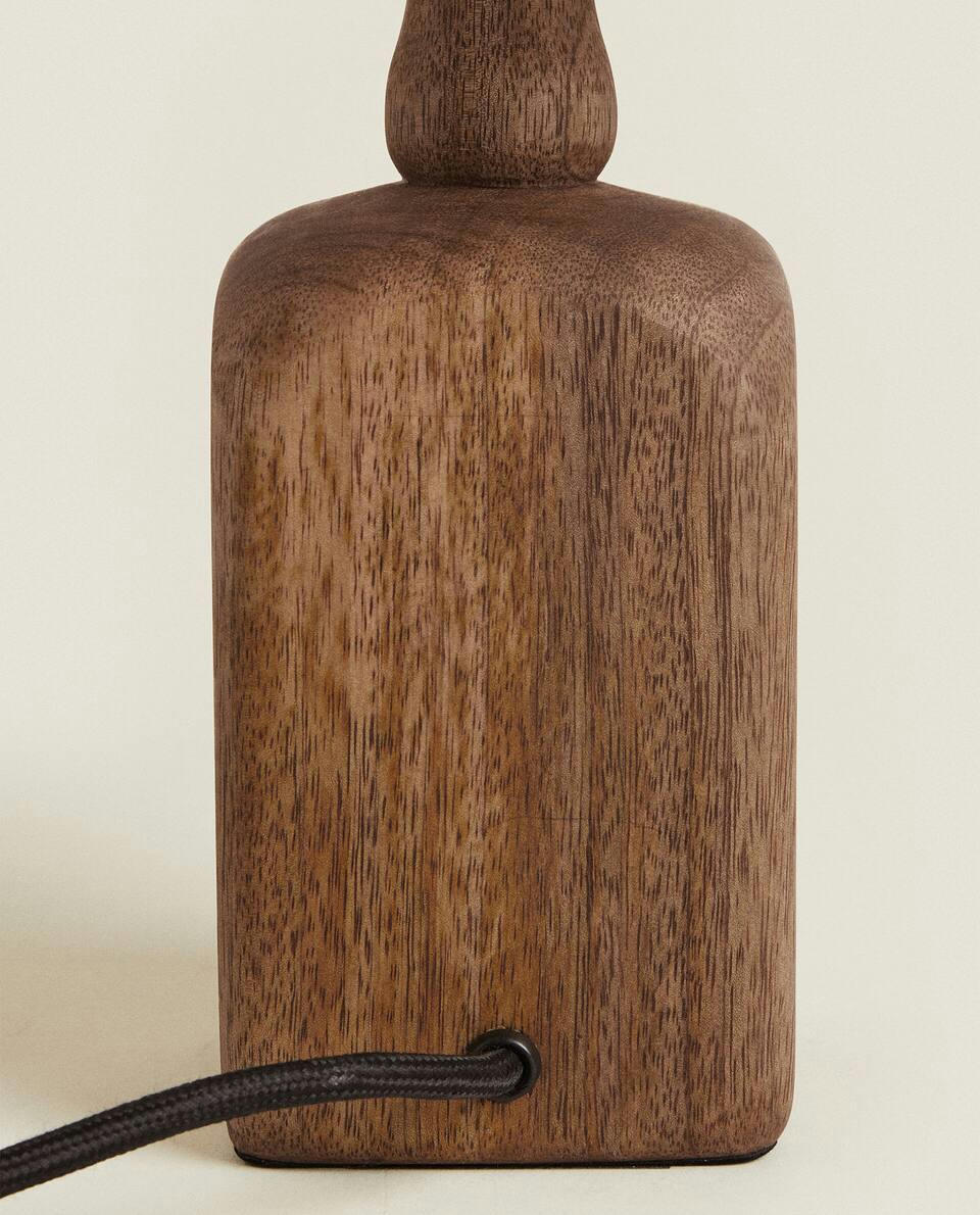 LAMP WITH WOODEN BASE