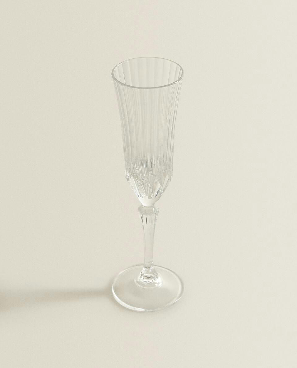 CUT CRYSTALLINE WINE GLASS