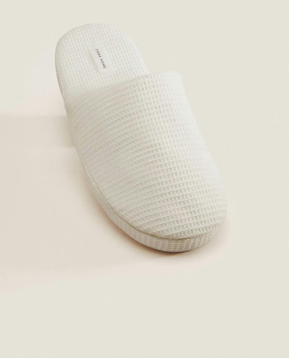 MINI WAFFLE-KNIT PLATFORM SLIPPERS