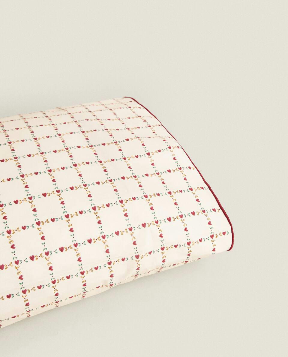 CHILDREN'S PERCALE PILLOWCASE WITH CHRISTMAS HEARTS